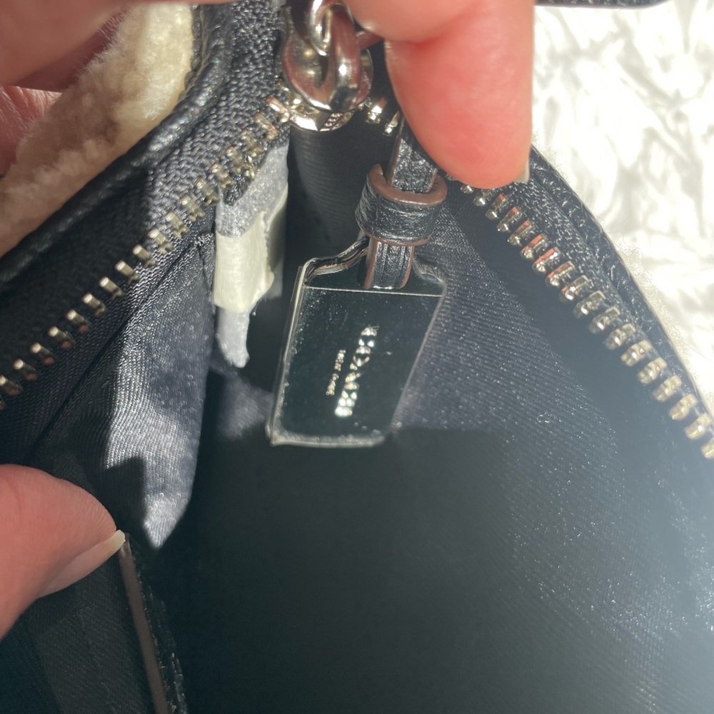 Coach~
SMALL RHYDER POCHETTE IN SHEARLING - Picture 7 of 15